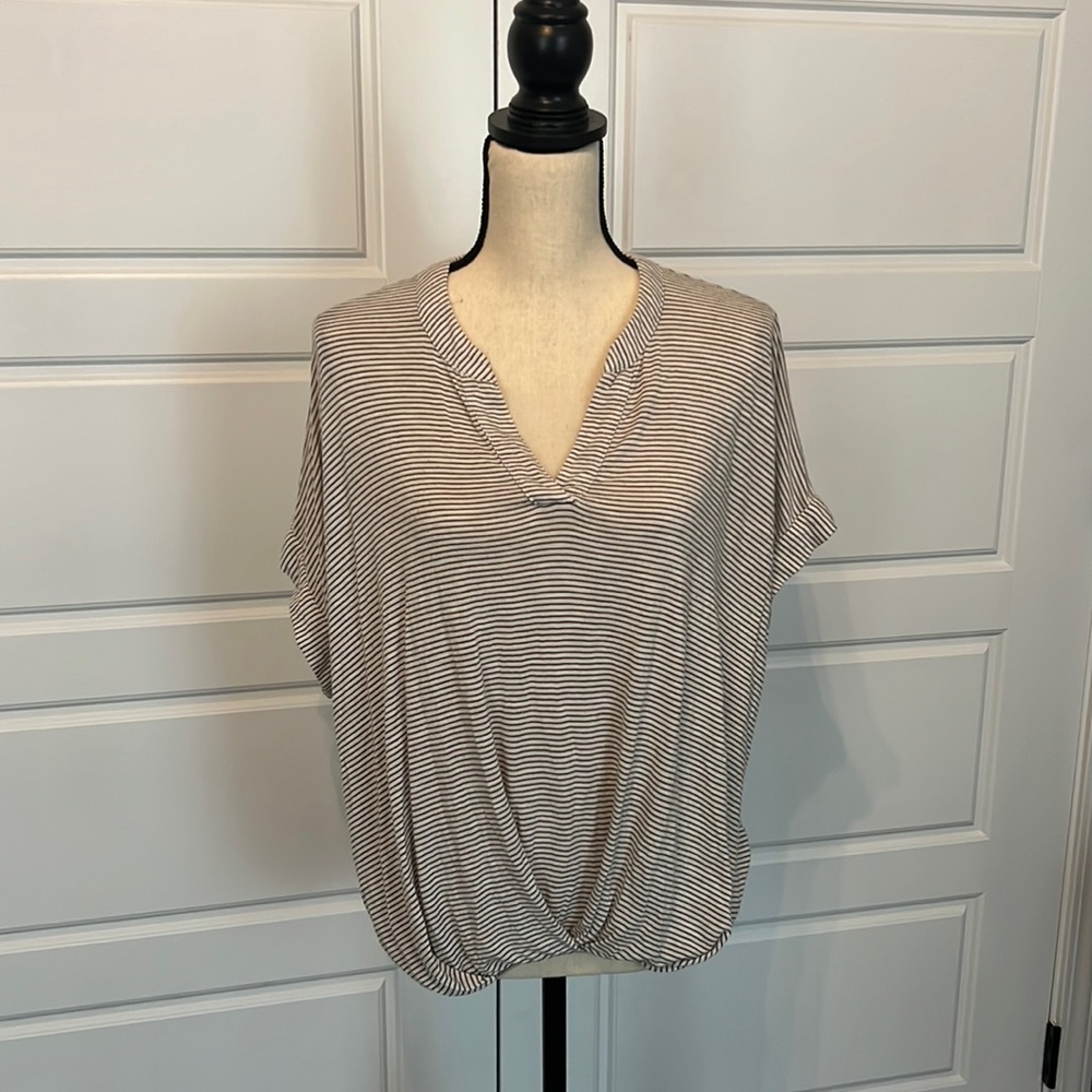 Stripped short sleeve top